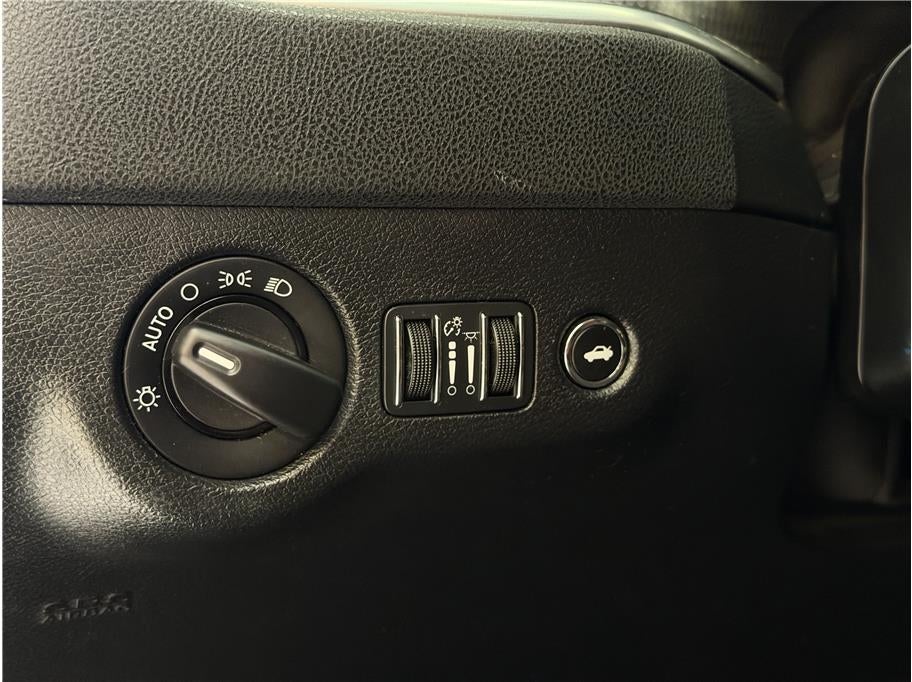 2016 Dodge Charger SRT Hellcat Sedan 4D