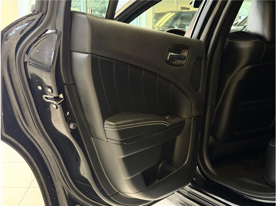2016 Dodge Charger SRT Hellcat Sedan 4D
