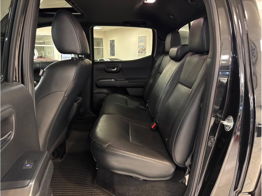 2022 Toyota Tacoma Double Cab TRD Off-Road Pickup 4D 5 ft