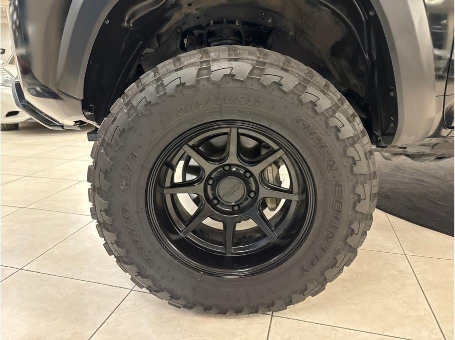 2022 Toyota Tacoma Double Cab TRD Off-Road Pickup 4D 5 ft