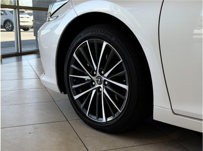 2025 Lexus ES ES 300h Sedan 4D