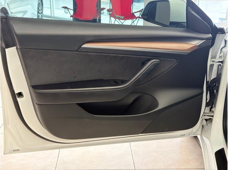 2022 Tesla Model 3 Long Range Sedan 4D