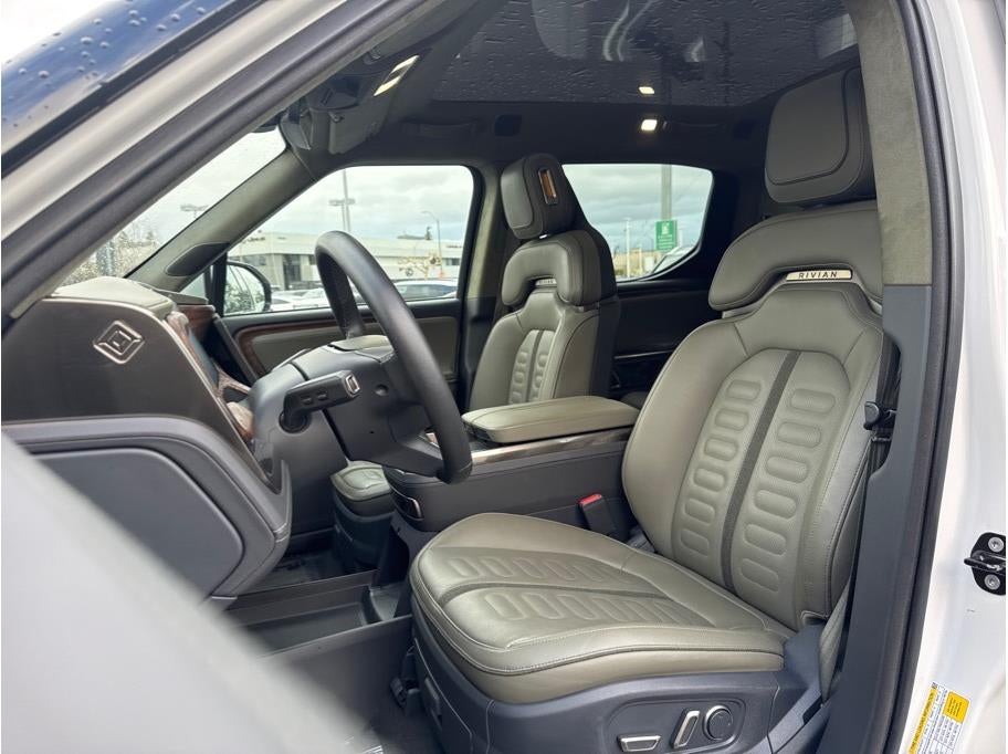 2022 Rivian R1T Adventure Pickup 4D 4 1/2 ft