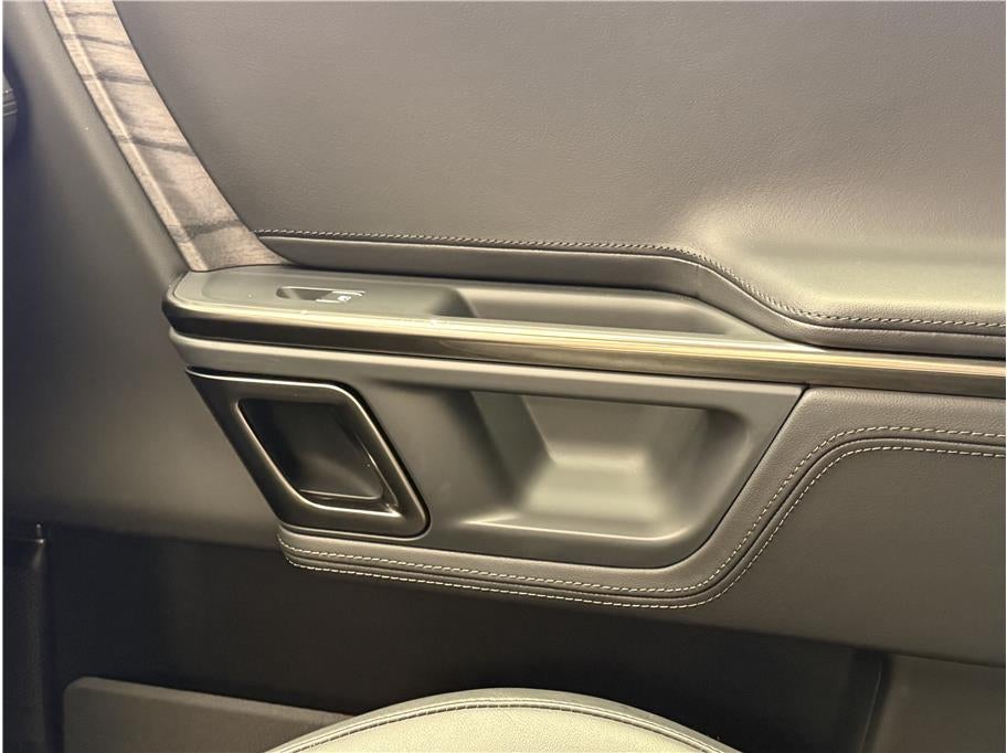 2022 Rivian R1T Adventure Pickup 4D 4 1/2 ft