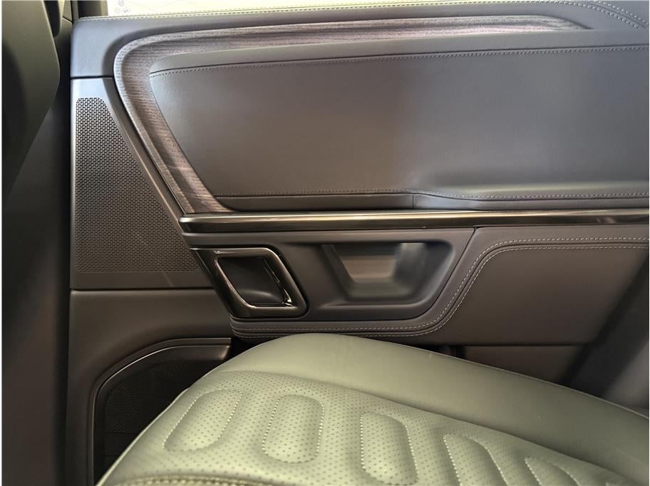 2022 Rivian R1T Adventure Pickup 4D 4 1/2 ft