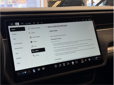 2024 Rivian R1S Dual Standard+ Sport Utility 4D