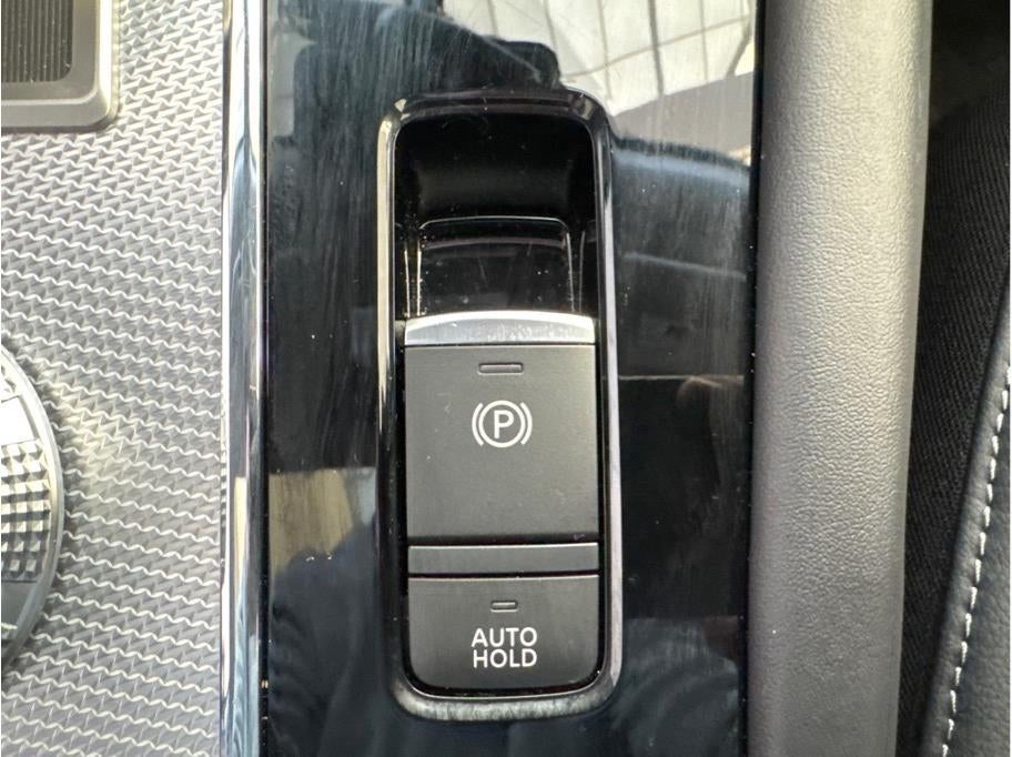 2023 Mitsubishi Outlander PHEV SEL Sport Utility 4D