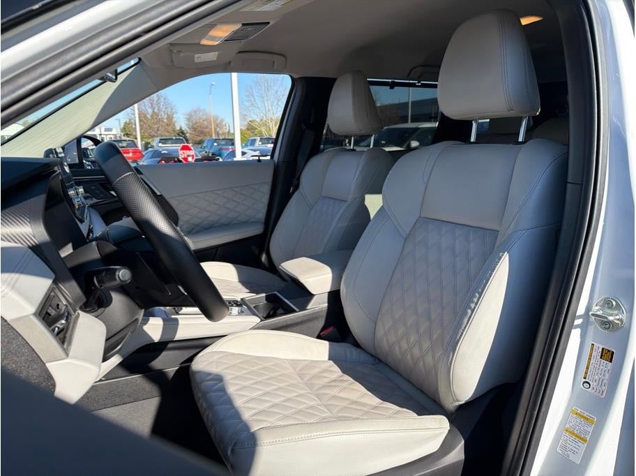 2023 Mitsubishi Outlander PHEV SEL Sport Utility 4D