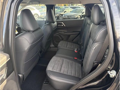 2025 Mitsubishi Outlander PHEV SE