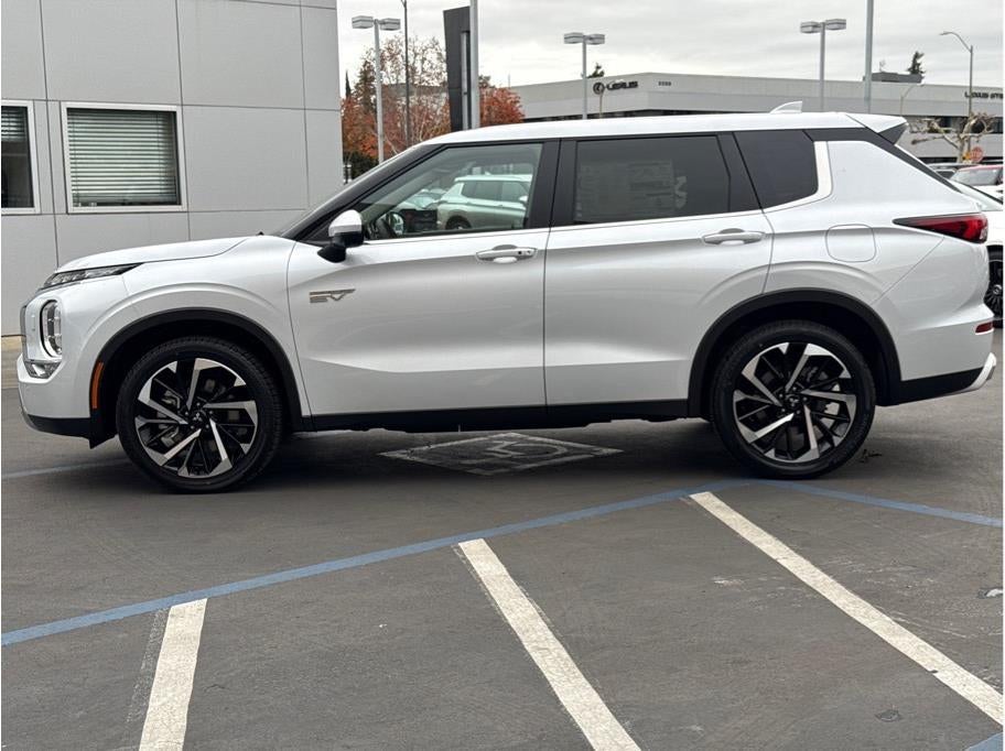 2025 Mitsubishi Outlander PHEV SE