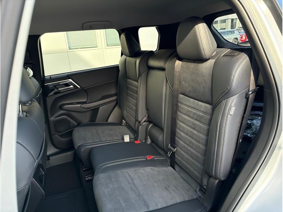 2025 Mitsubishi Outlander PHEV SE