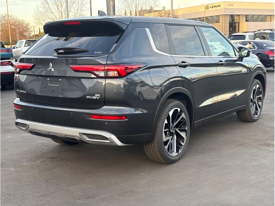 2025 Mitsubishi Outlander PHEV SE