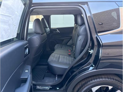 2025 Mitsubishi Outlander PHEV SE