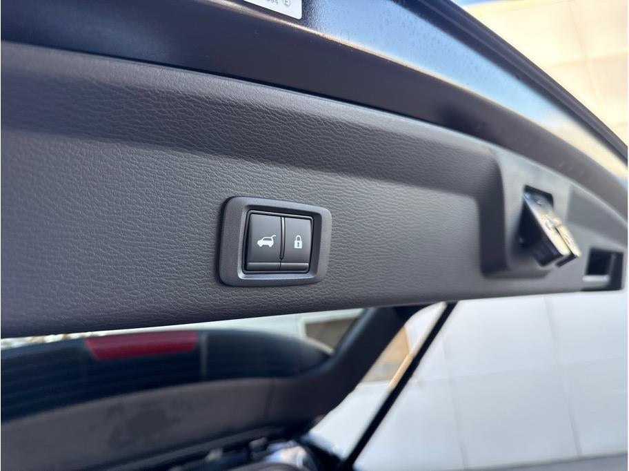 2025 Mitsubishi Outlander PHEV SE