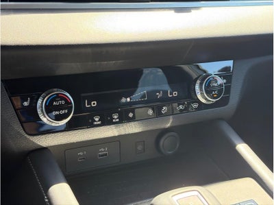 2025 Mitsubishi Outlander PHEV SE