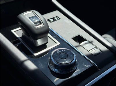 2025 Mitsubishi Outlander PHEV SE