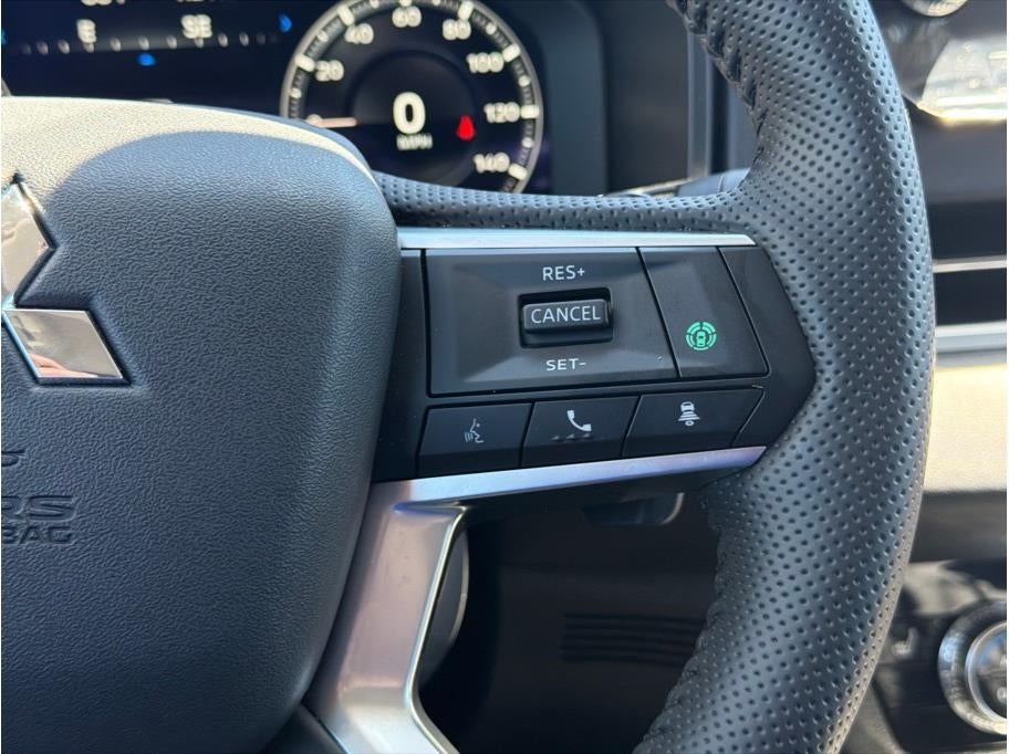 2025 Mitsubishi Outlander PHEV SE