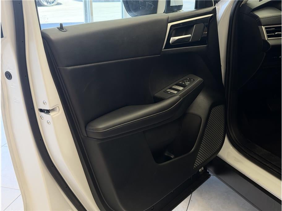 2025 Mitsubishi Outlander PHEV SE Sport Utility 4D