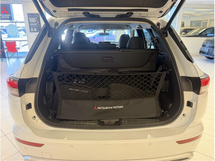 2025 Mitsubishi Outlander PHEV SE Sport Utility 4D