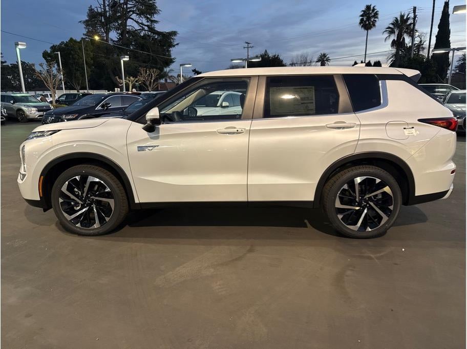 2025 Mitsubishi Outlander PHEV SE