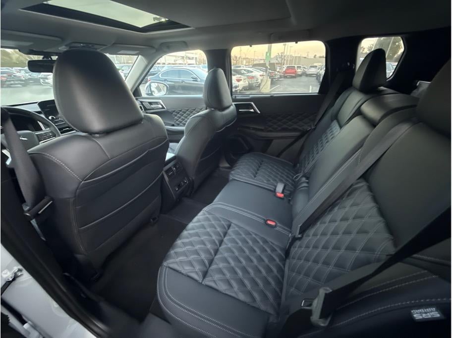 2025 Mitsubishi Outlander PHEV SEL