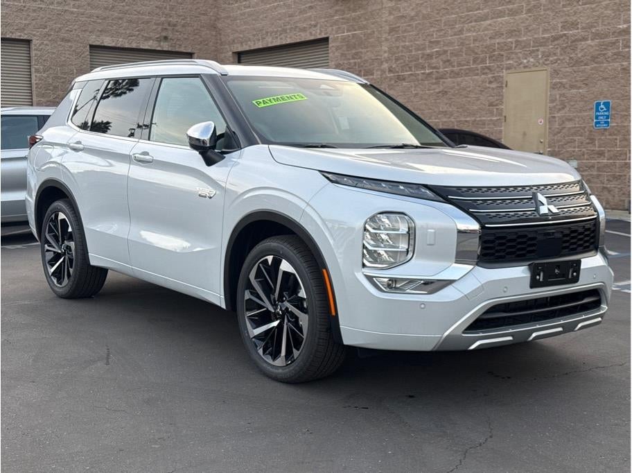 2025 Mitsubishi Outlander PHEV SEL