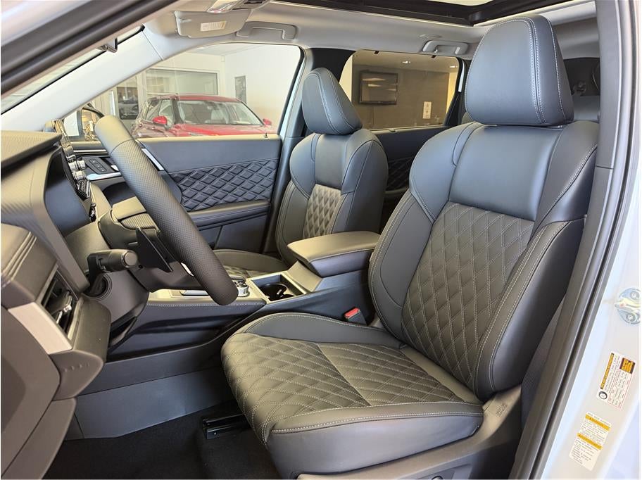 2025 Mitsubishi Outlander PHEV SEL