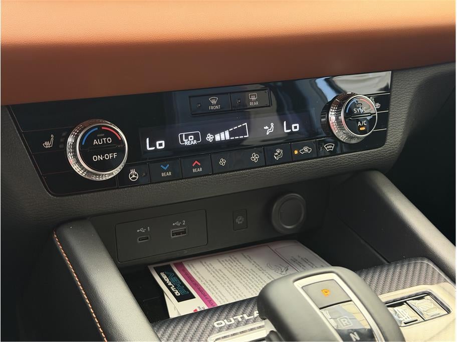 2025 Mitsubishi Outlander PHEV SEL Platinum Edition Sport Utility 4D