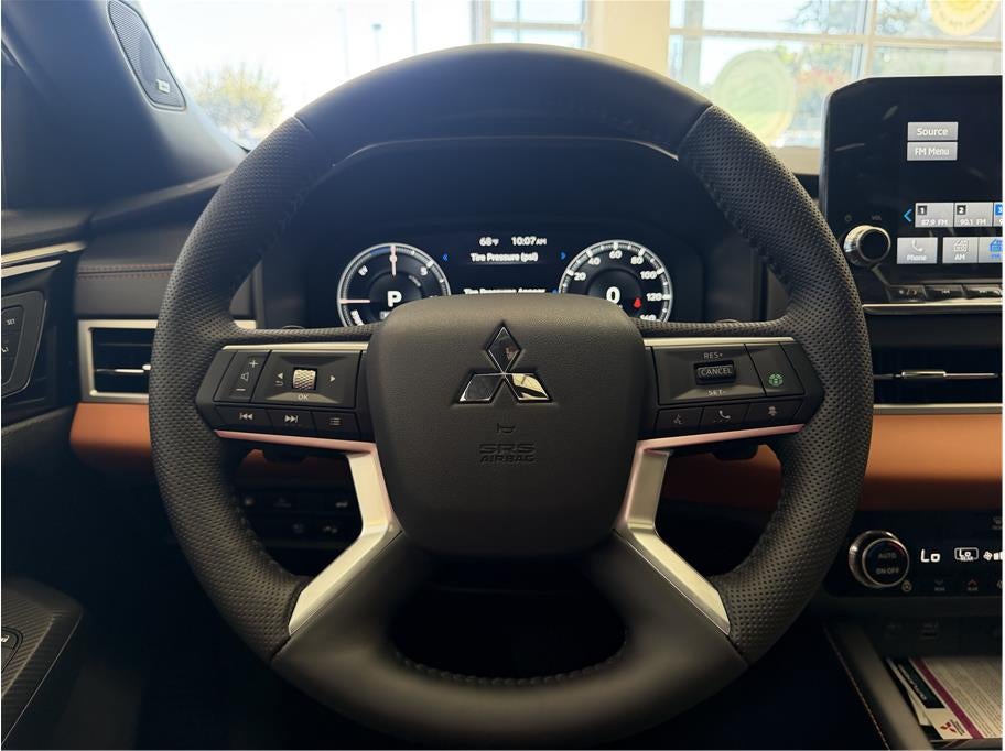 2025 Mitsubishi Outlander PHEV SEL Platinum Edition Sport Utility 4D