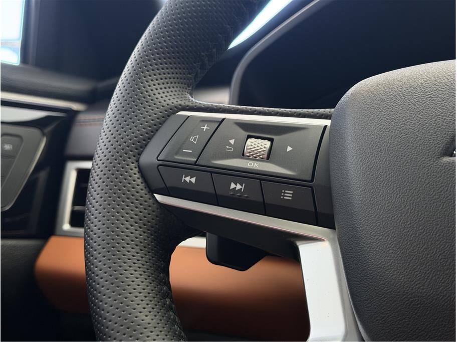 2025 Mitsubishi Outlander PHEV SEL Platinum Edition Sport Utility 4D