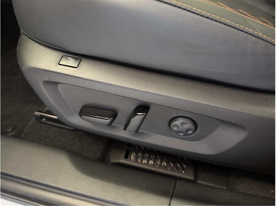 2025 Mitsubishi Outlander PHEV SEL Platinum Edition Sport Utility 4D