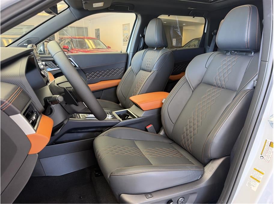 2025 Mitsubishi Outlander PHEV SEL Platinum Edition Sport Utility 4D
