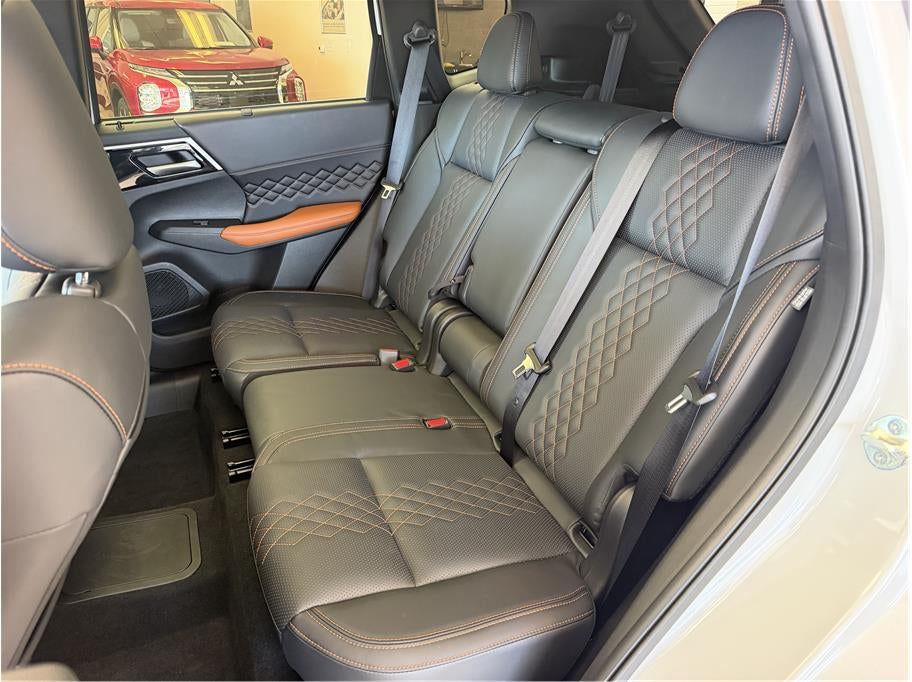 2025 Mitsubishi Outlander PHEV SEL Platinum Edition Sport Utility 4D