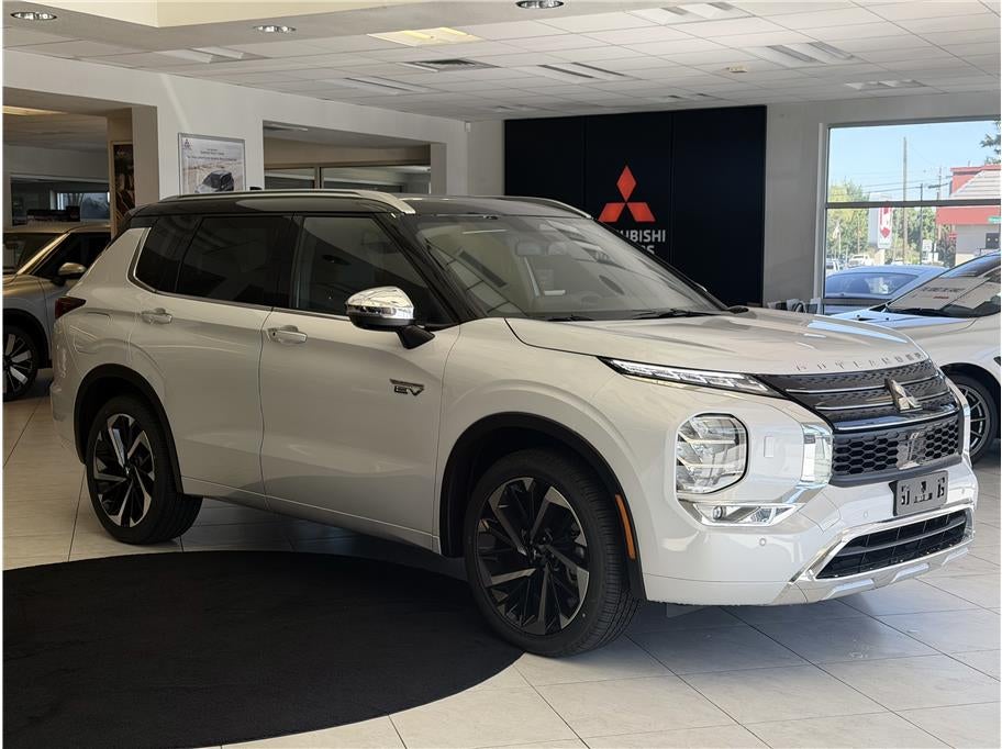 2025 Mitsubishi Outlander PHEV SEL Platinum Edition Sport Utility 4D