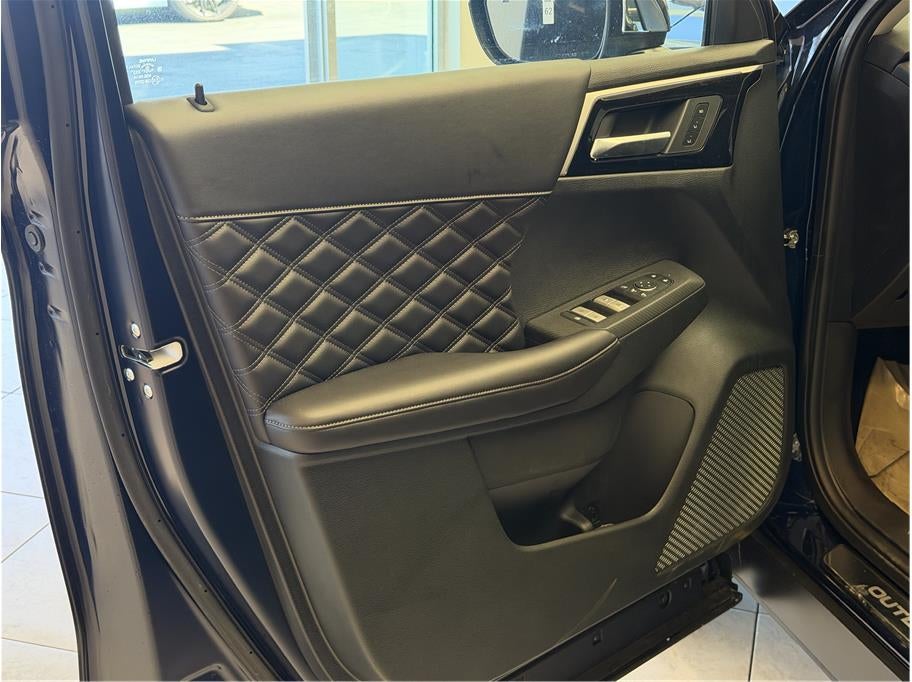 2025 Mitsubishi Outlander PHEV SEL Sport Utility 4D