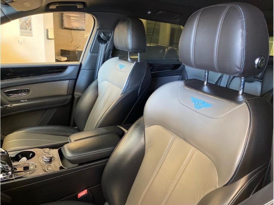 2020 Bentley Bentayga V8 Sport Utility 4D