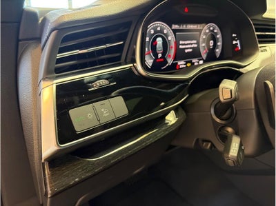 2025 Audi Q8 55 TFSI Premium Sport Utility 4D