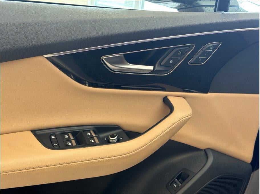 2024 Audi Q7 45 TFSI Premium Plus Sport Utility 4D