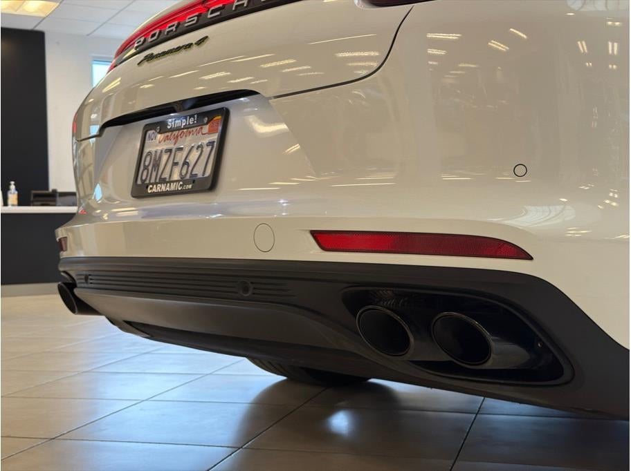 2019 Porsche Panamera 4 E-Hybrid Sedan 4D