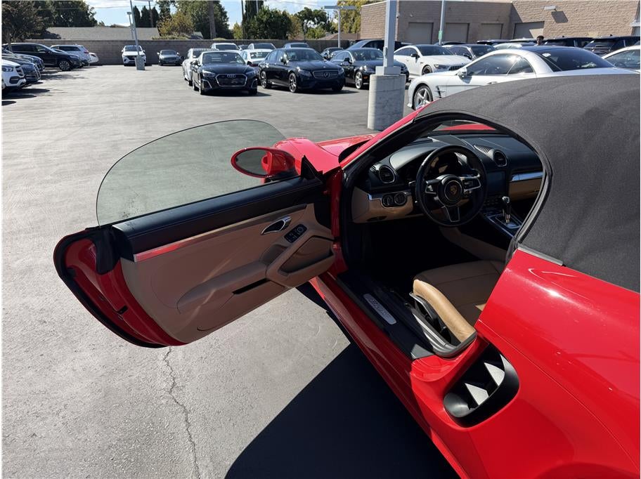 2019 Porsche 718 Boxster Roadster 2D