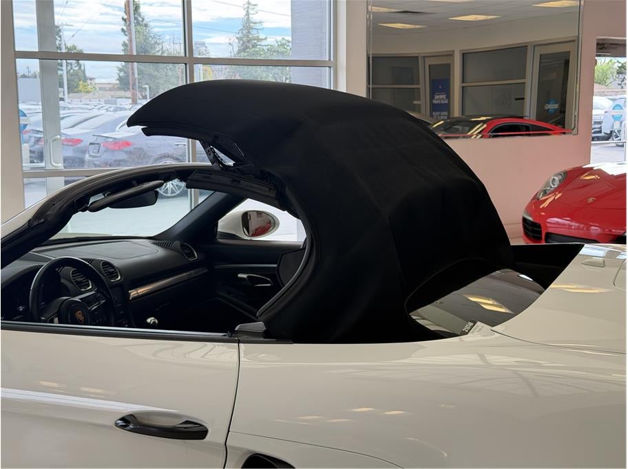 2019 Porsche 718 Boxster Roadster 2D