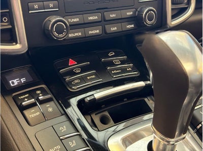 2017 Porsche Cayenne Platinum Edition Sport Utility 4D