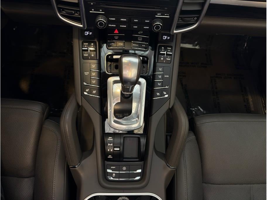 2017 Porsche Cayenne Platinum Edition Sport Utility 4D