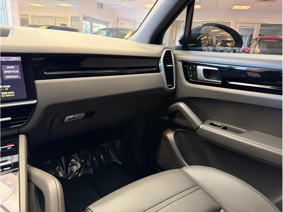 2021 Porsche Cayenne E-Hybrid Sport Utility 4D
