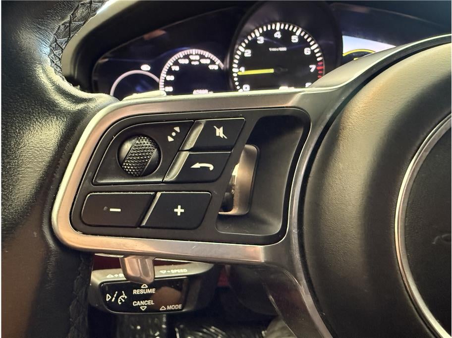 2022 Porsche Cayenne E-Hybrid Sport Utility 4D