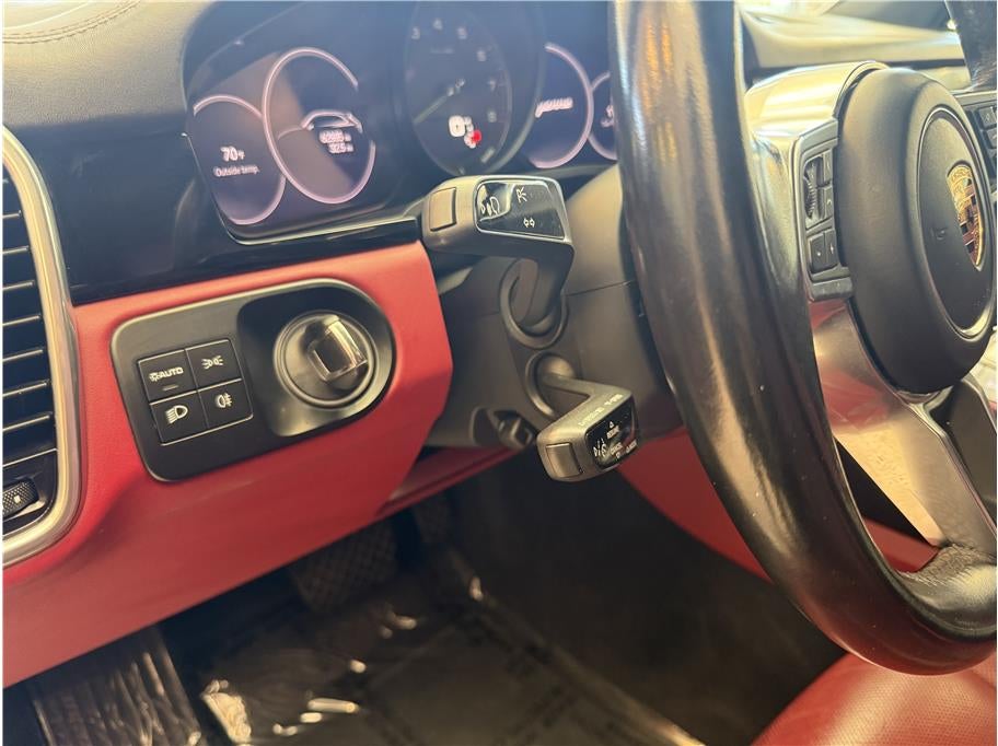 2022 Porsche Cayenne E-Hybrid Sport Utility 4D