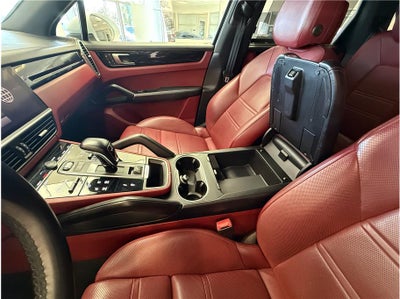 2022 Porsche Cayenne E-Hybrid Sport Utility 4D