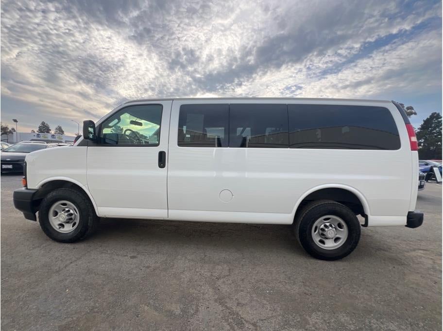 2017 Chevrolet Express 2500 Passenger LS Van 3D