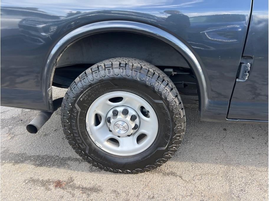 2017 Chevrolet Express 2500 Passenger LS Van 3D