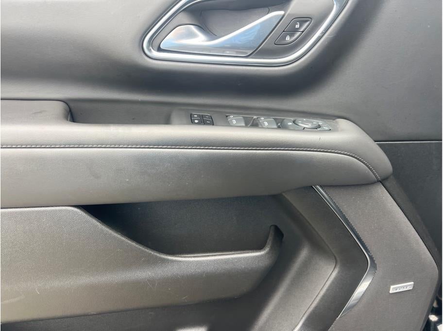 2024 Chevrolet Suburban LT Sport Utility 4D